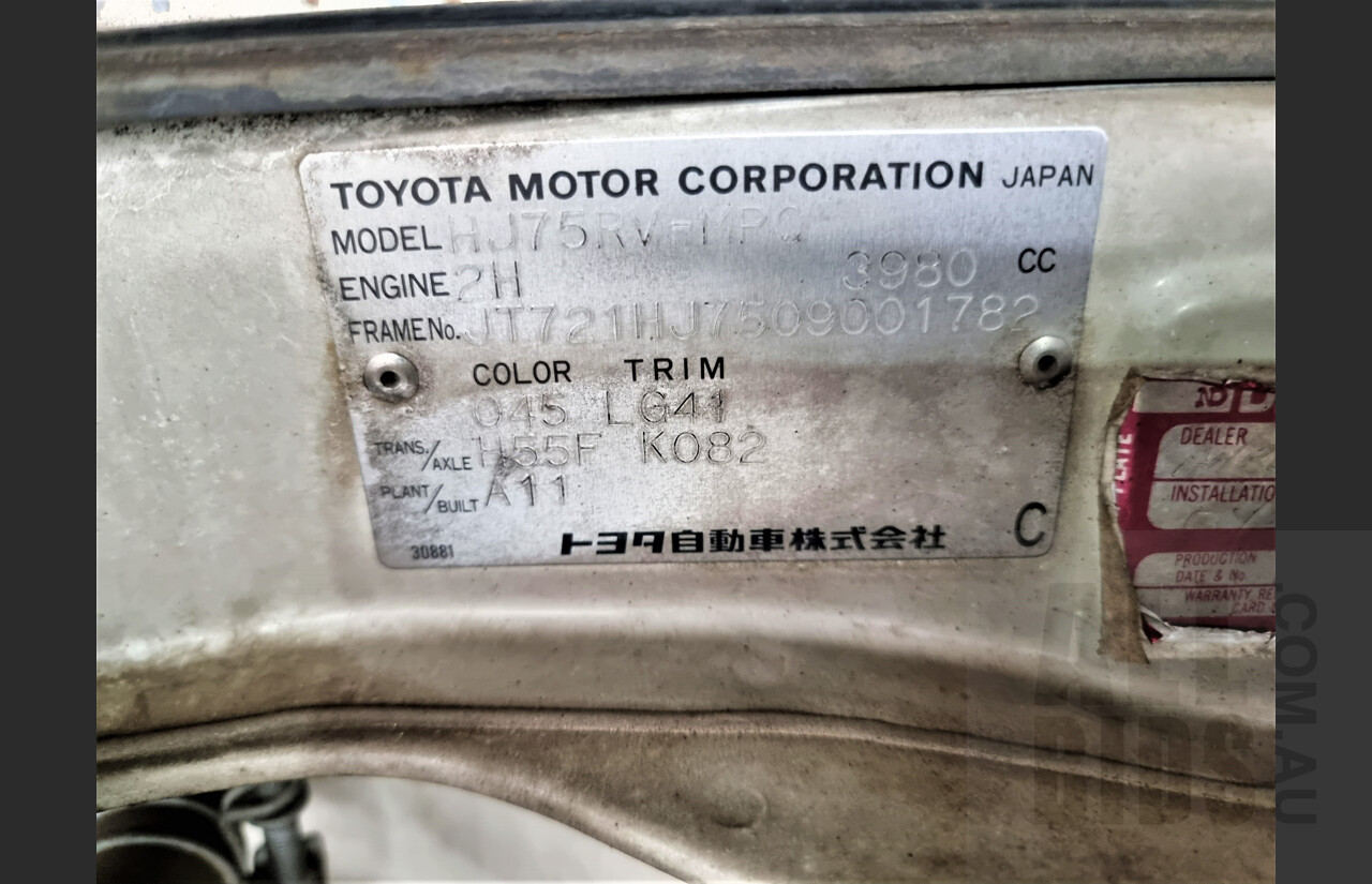 12/1989 Toyota Landcruiser (4x4) 11 Seater HJ75RV Troopcarrier White 4.0L Diesel