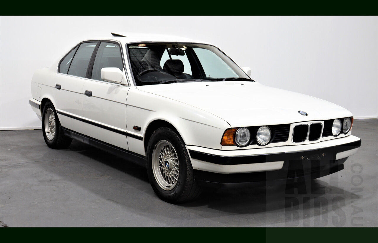 3/1990 BMW 525i  4d Sedan White 2.5L