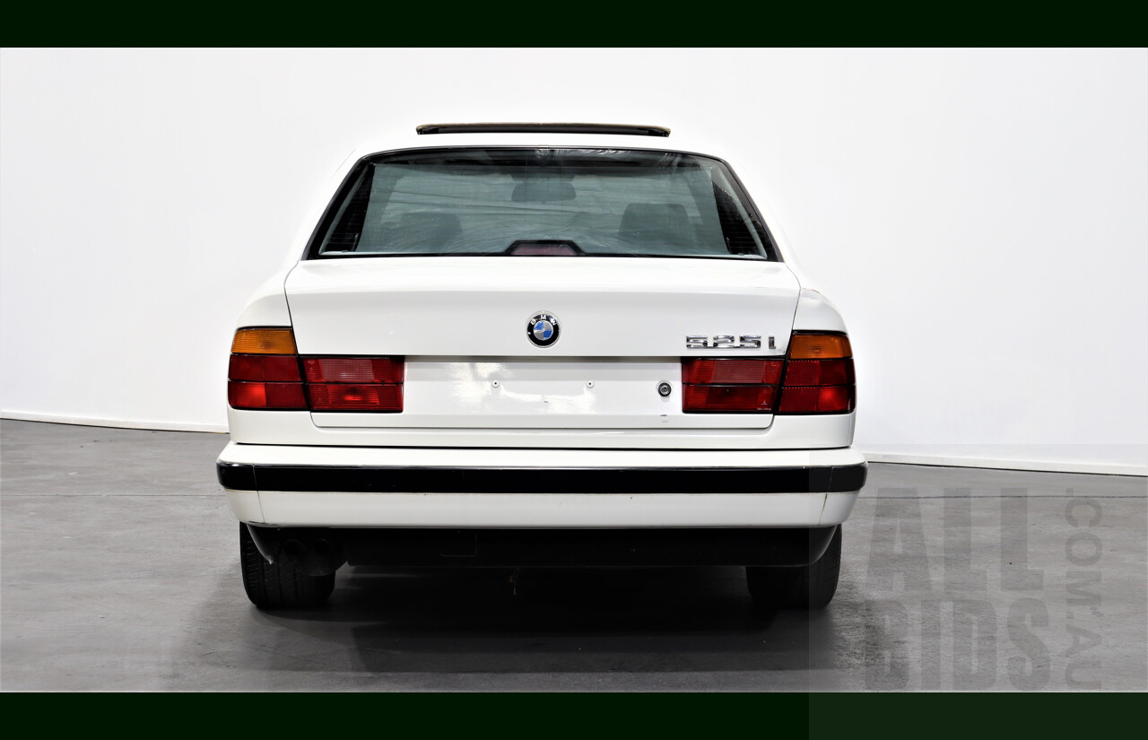 3/1990 BMW 525i  4d Sedan White 2.5L