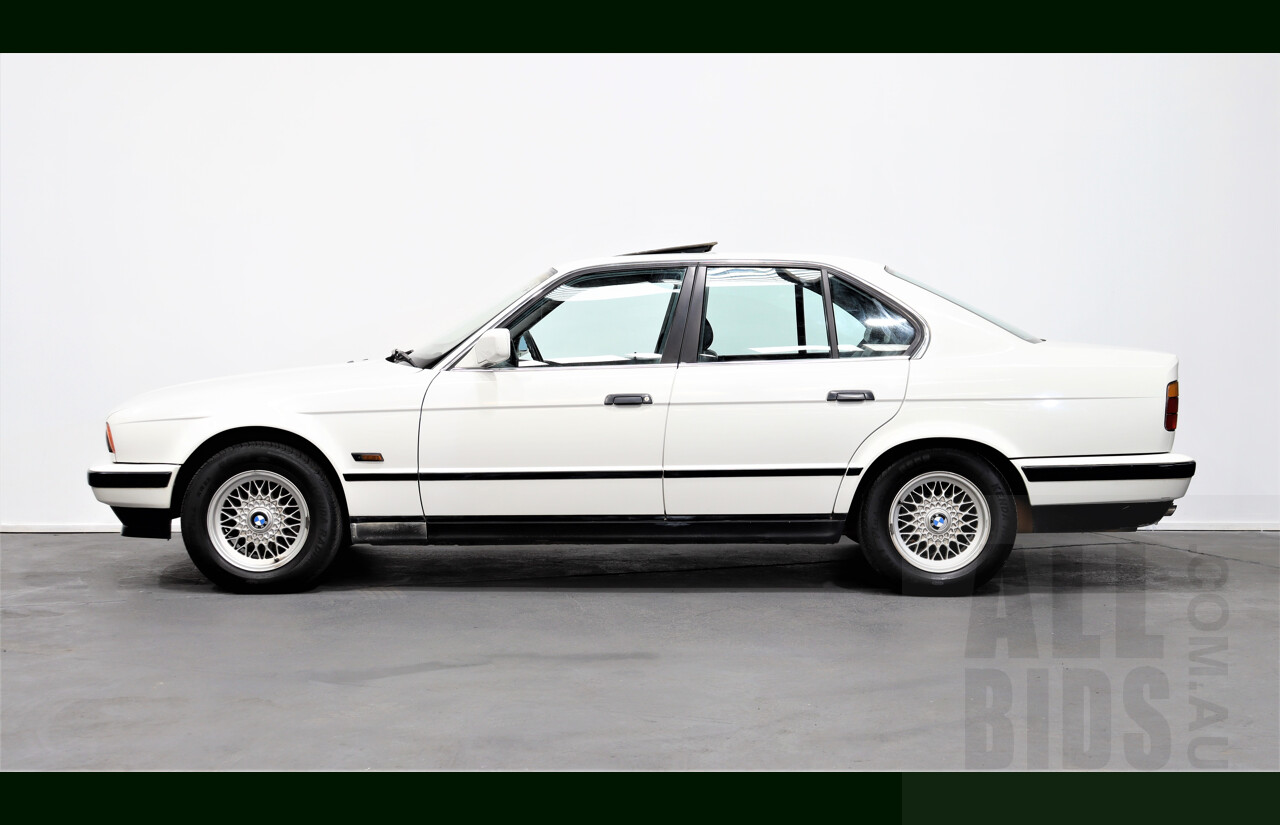 3/1990 BMW 525i  4d Sedan White 2.5L