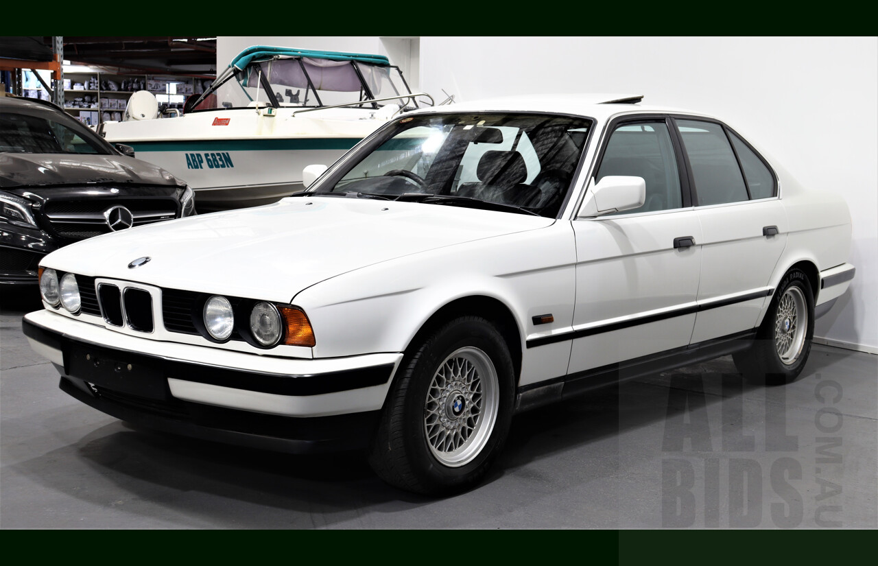 3/1990 BMW 525i  4d Sedan White 2.5L