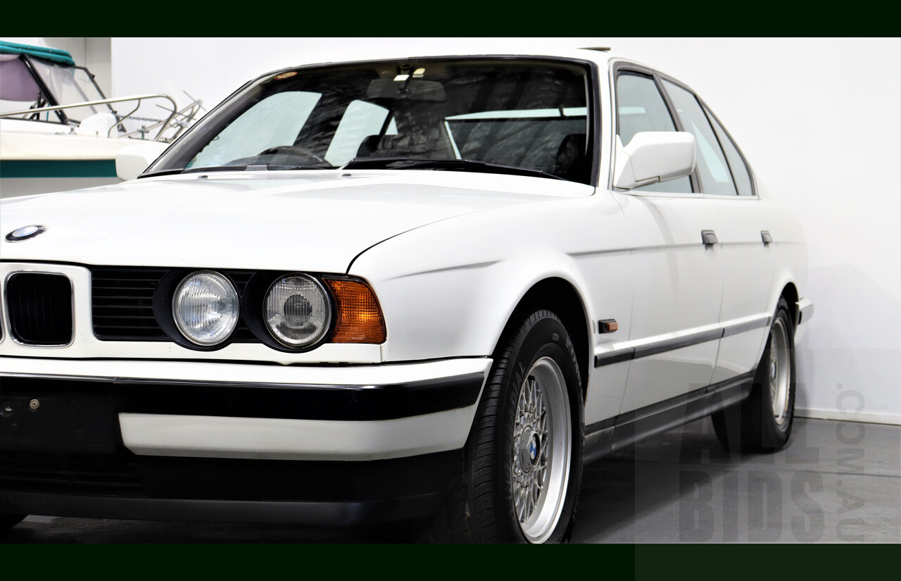 3/1990 BMW 525i  4d Sedan White 2.5L