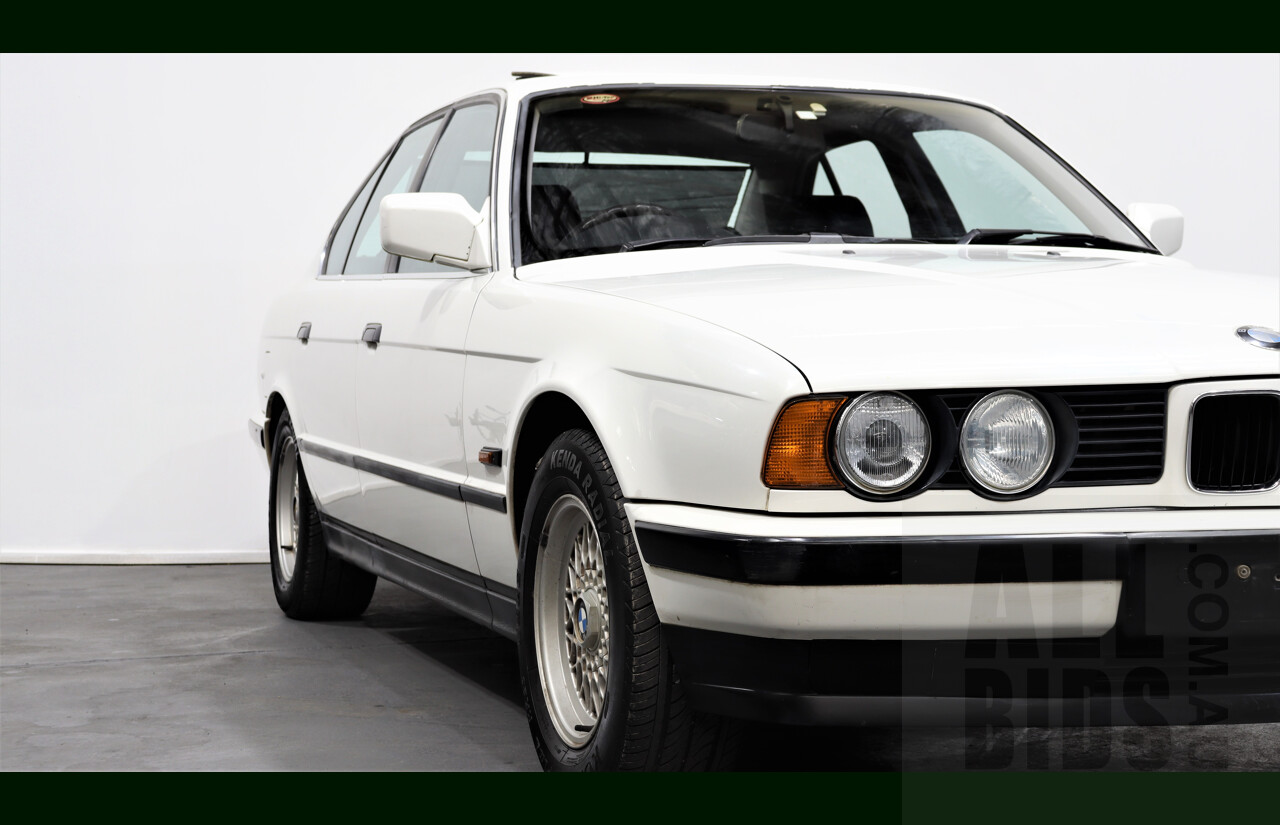 3/1990 BMW 525i  4d Sedan White 2.5L