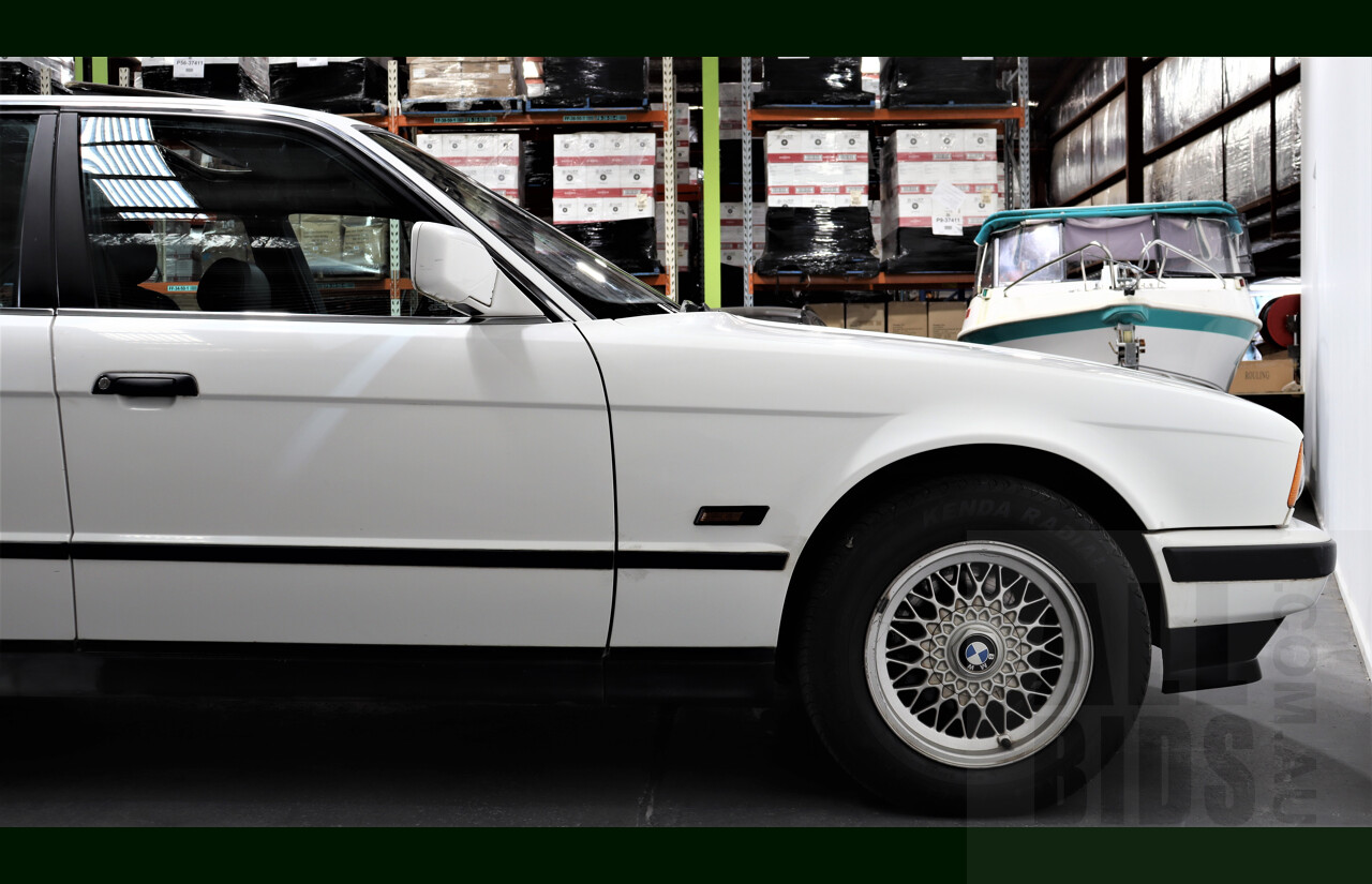 3/1990 BMW 525i  4d Sedan White 2.5L