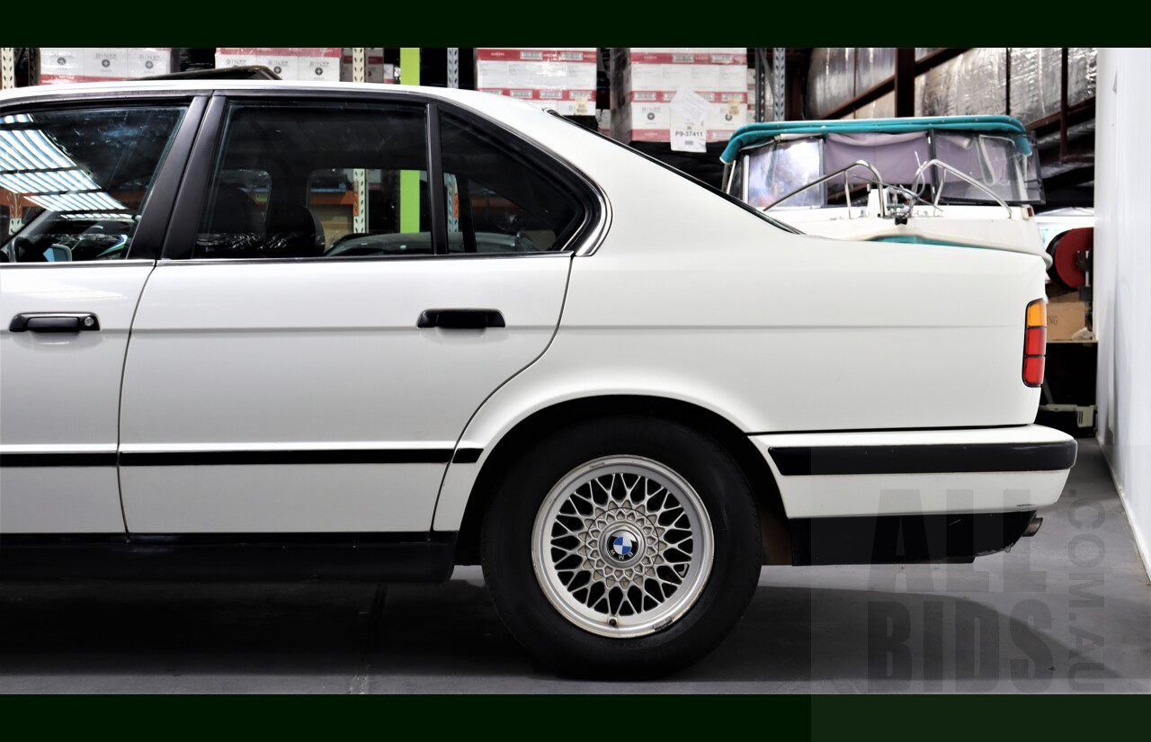 3/1990 BMW 525i  4d Sedan White 2.5L