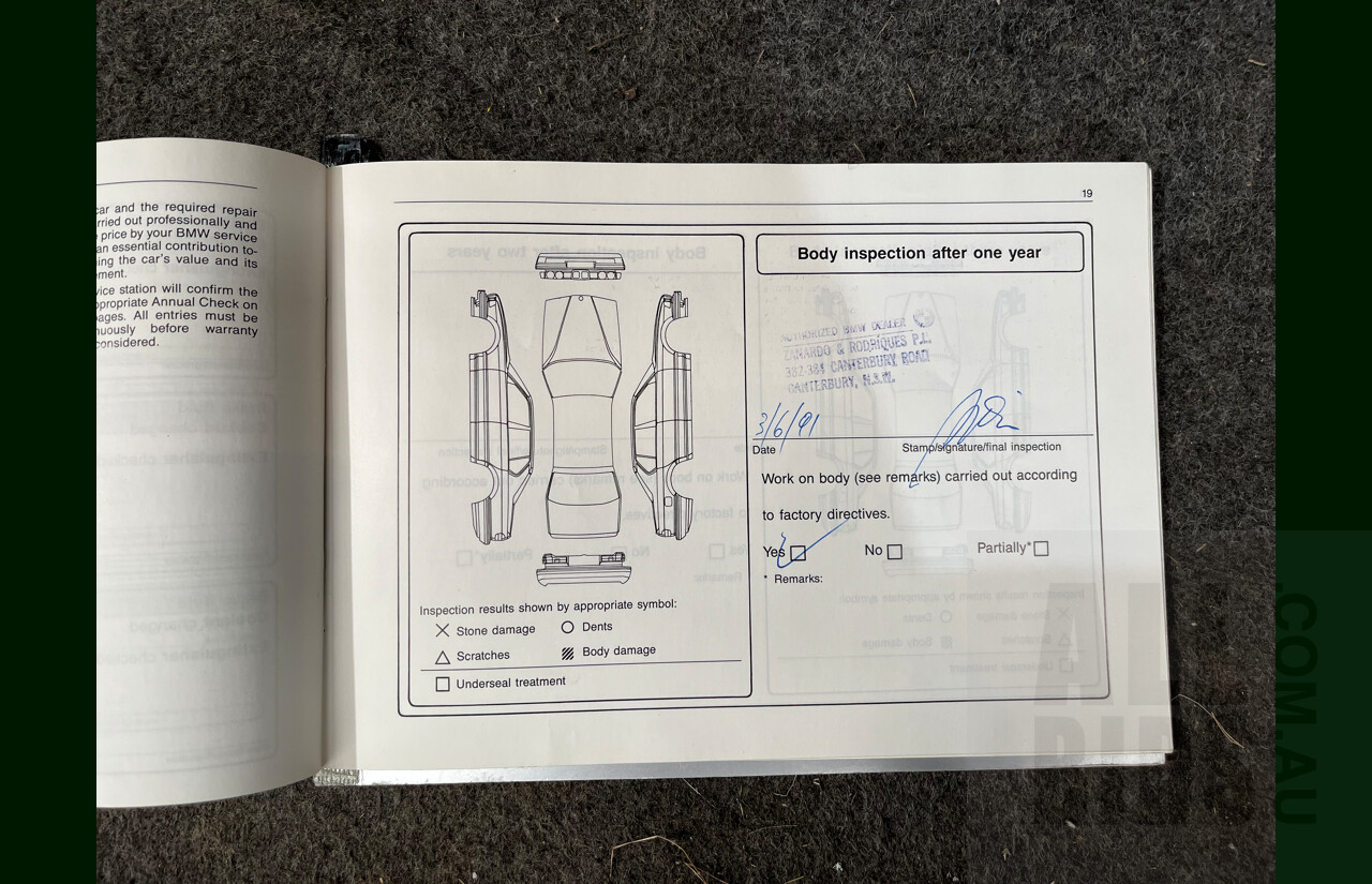 3/1990 BMW 525i  4d Sedan White 2.5L