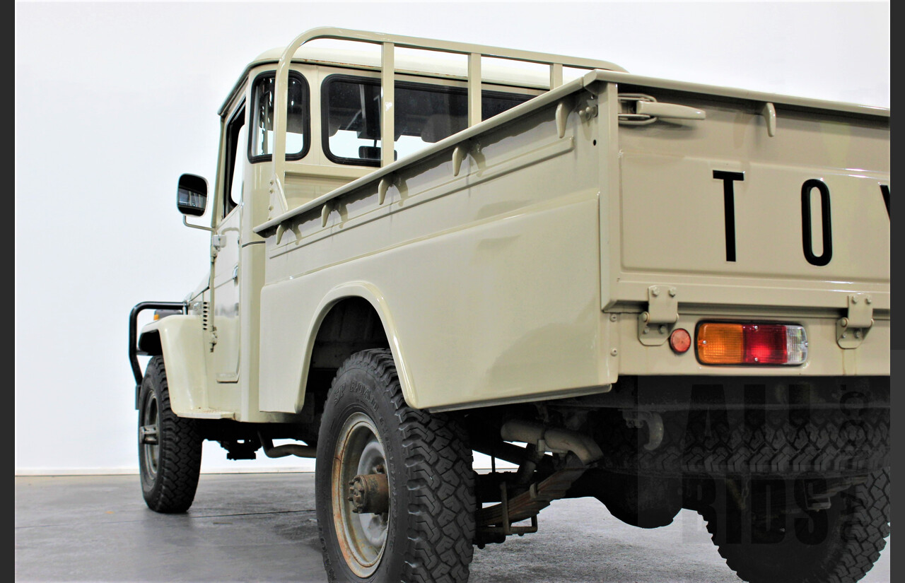 12/1978 Toyota Landcruiser (4x4) HJ45 Tub Back Beige 3.6L Diesel