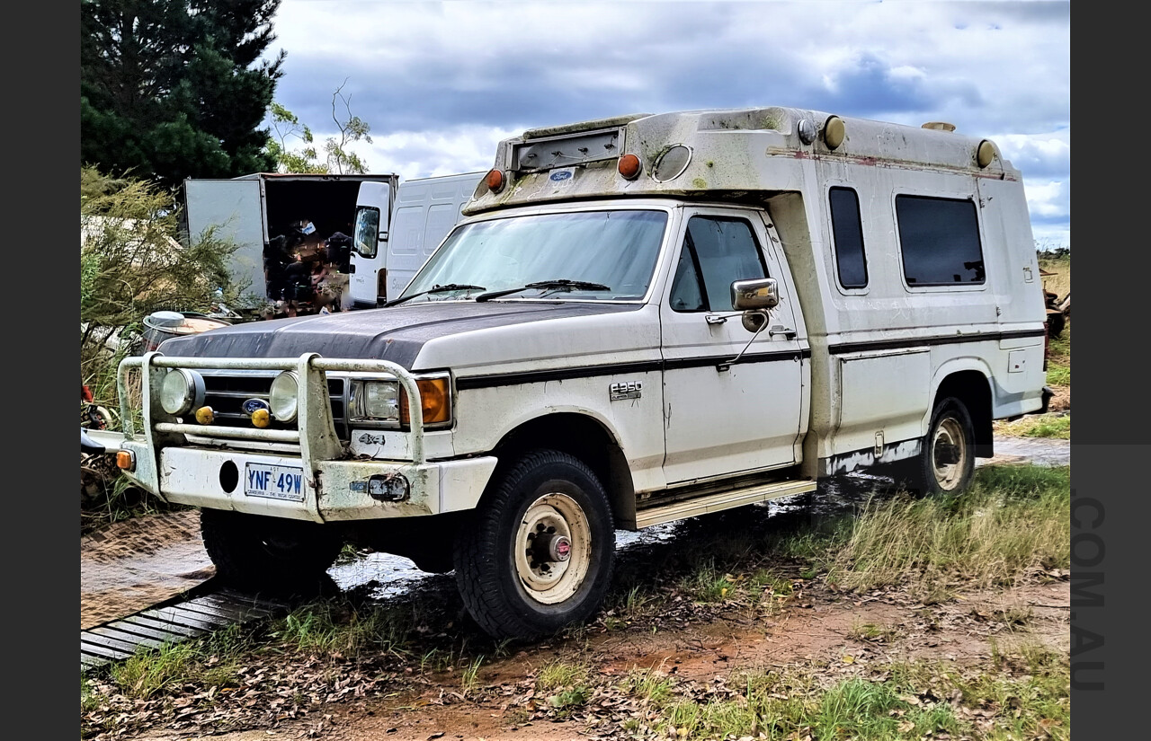 6/1991 Ford F350 Custom 4x4 Ex-Ambulance White 5.8L V8