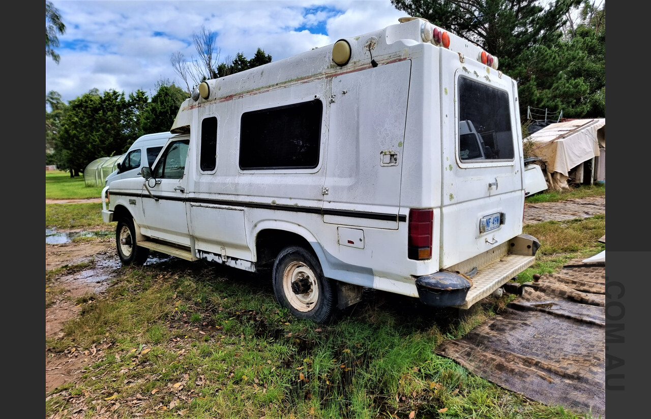 6/1991 Ford F350 Custom 4x4 Ex-Ambulance White 5.8L V8