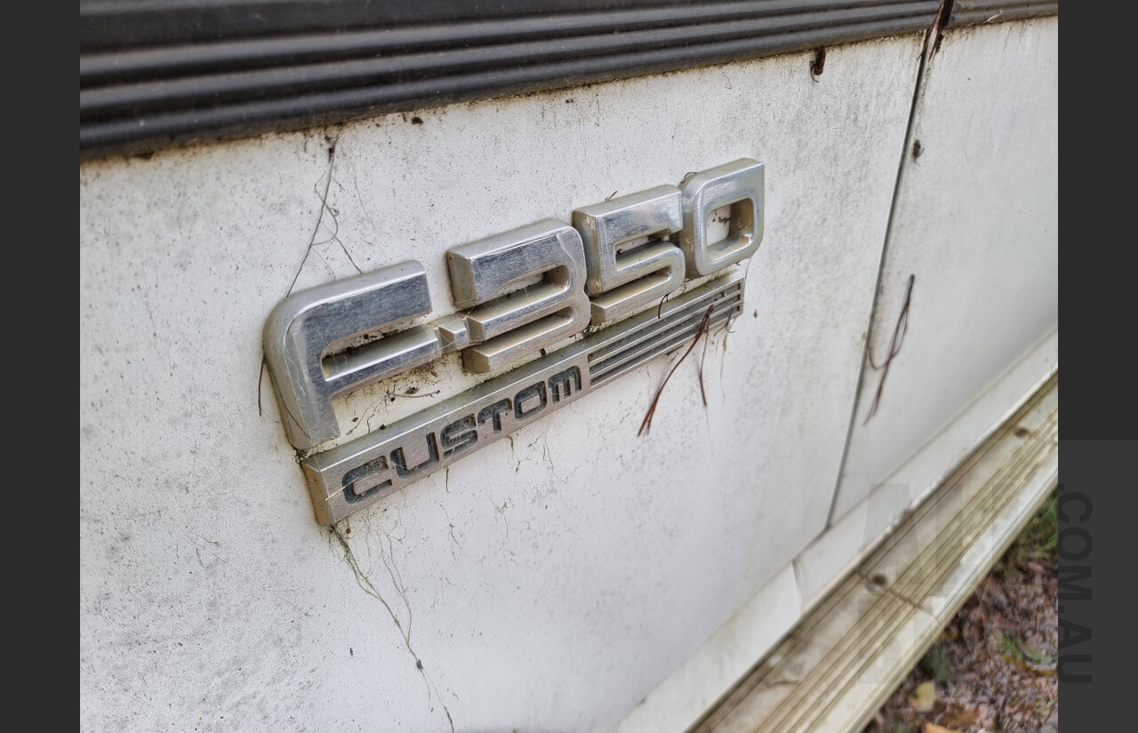 6/1991 Ford F350 Custom 4x4 Ex-Ambulance White 5.8L V8