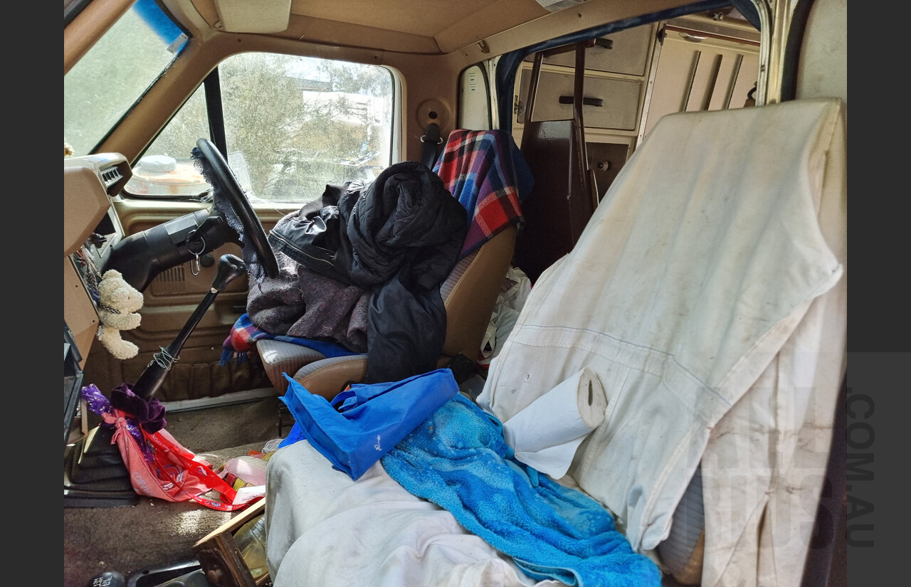 6/1991 Ford F350 Custom 4x4 Ex-Ambulance White 5.8L V8