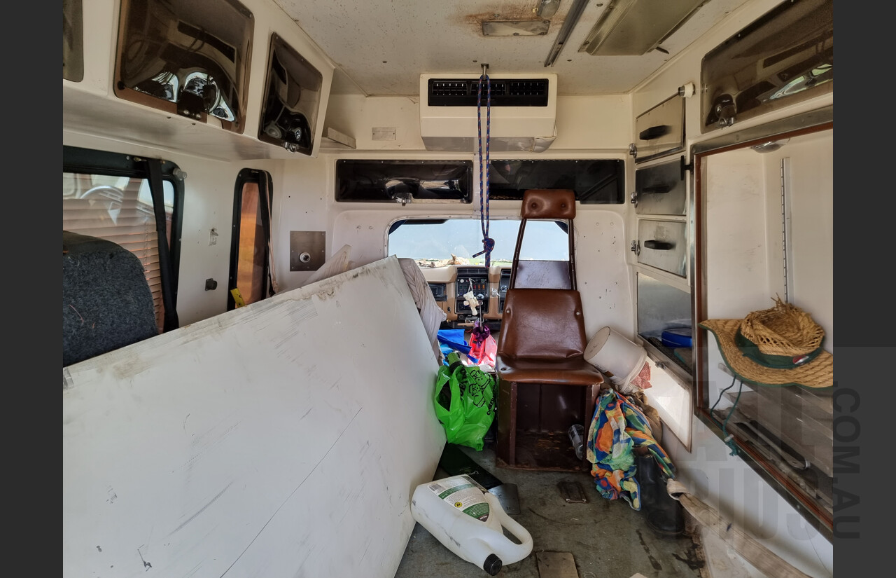 6/1991 Ford F350 Custom 4x4 Ex-Ambulance White 5.8L V8