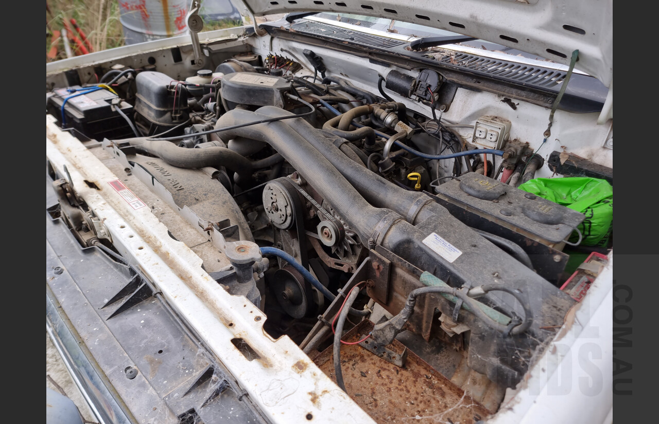 6/1991 Ford F350 Custom 4x4 Ex-Ambulance White 5.8L V8