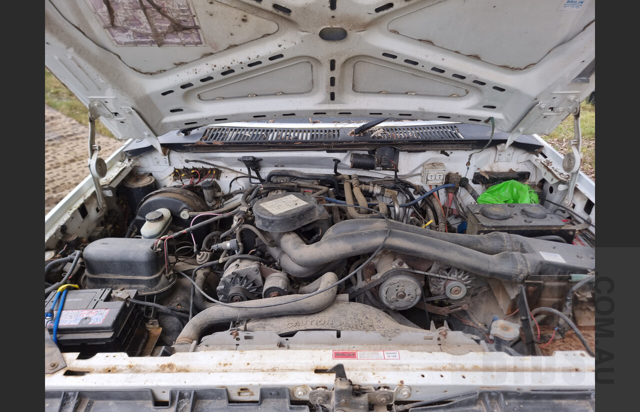6/1991 Ford F350 Custom 4x4 Ex-Ambulance White 5.8L V8