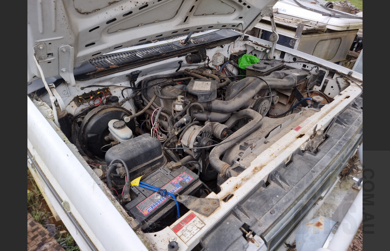 6/1991 Ford F350 Custom 4x4 Ex-Ambulance White 5.8L V8