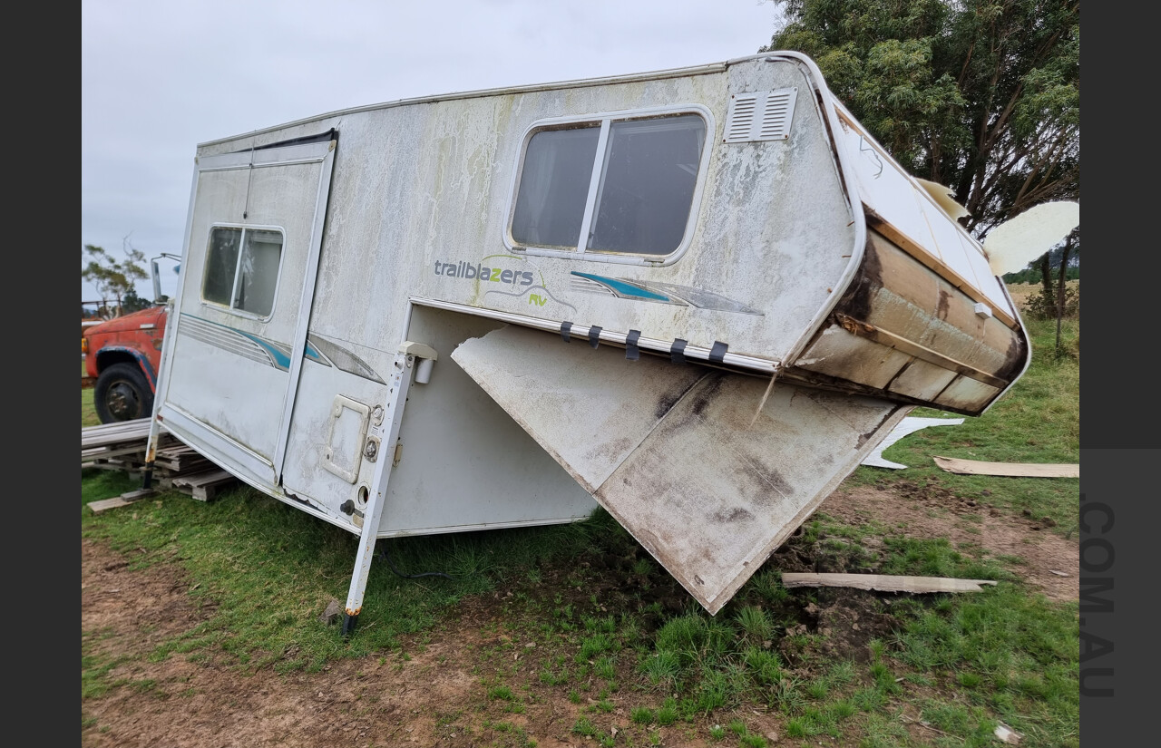 Trailblazer RV Slide On Camper Body - Damaged