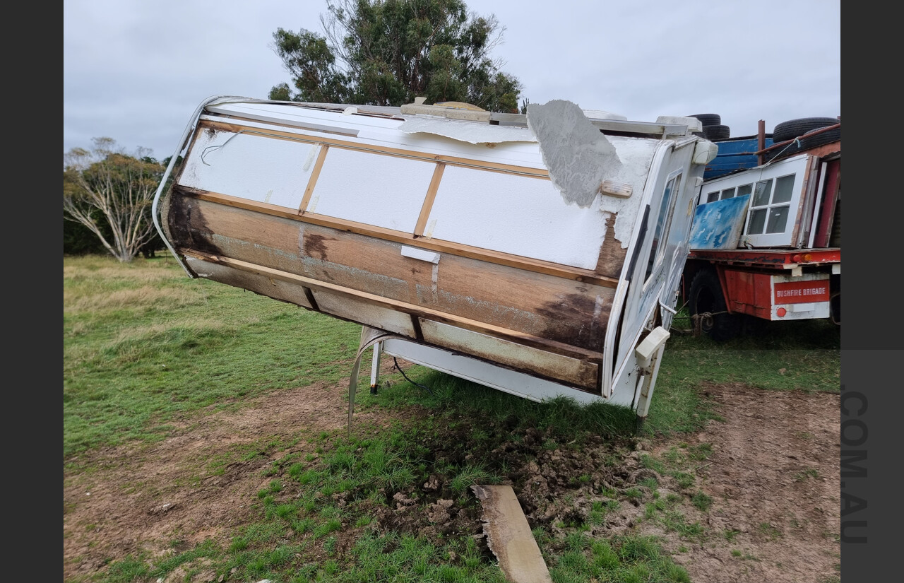 Trailblazer RV Slide On Camper Body - Damaged