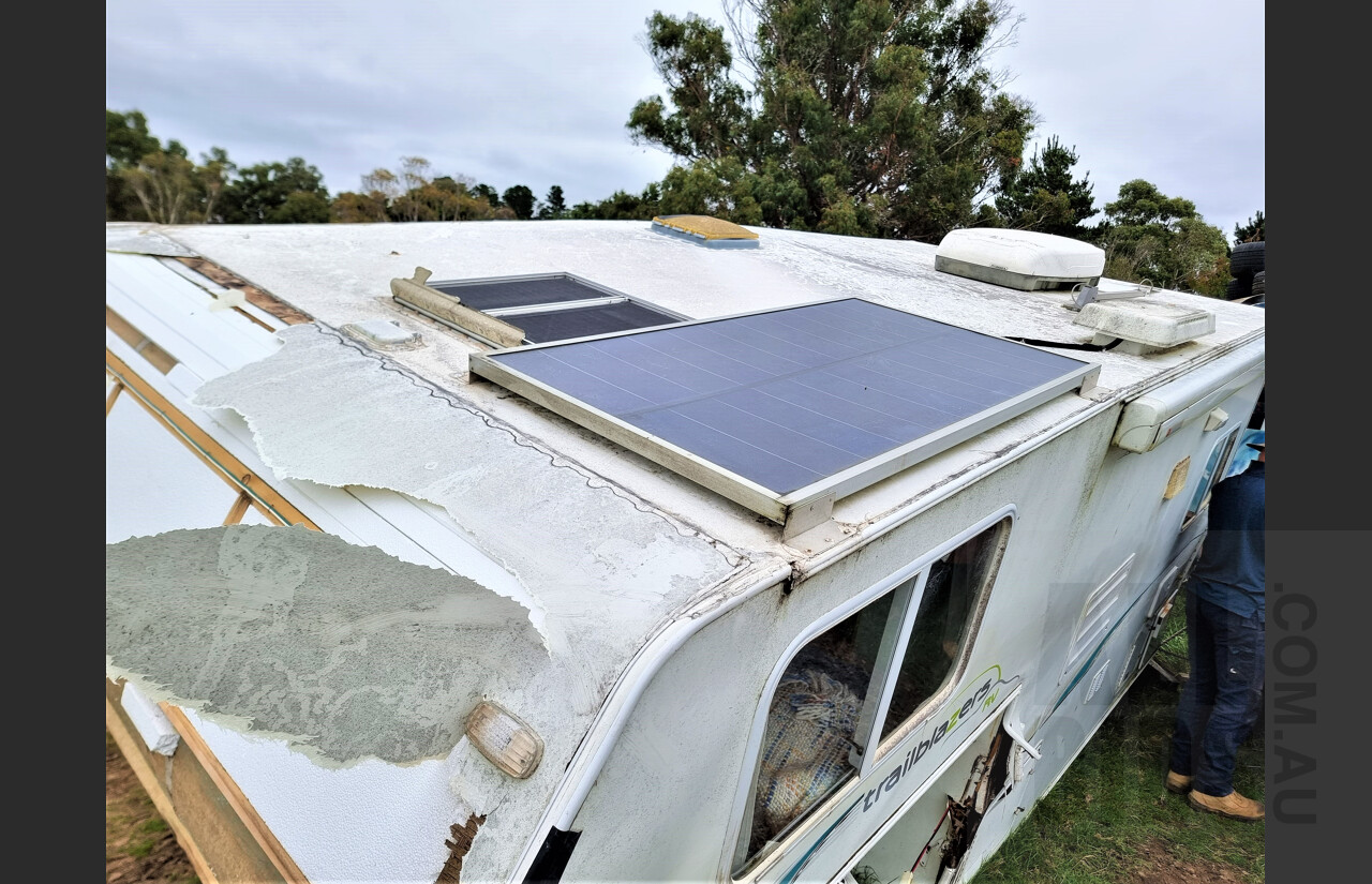 Trailblazer RV Slide On Camper Body - Damaged