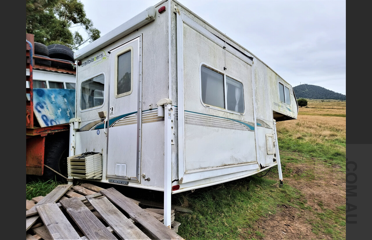 Trailblazer RV Slide On Camper Body - Damaged