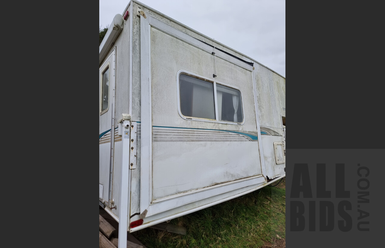 Trailblazer RV Slide On Camper Body - Damaged