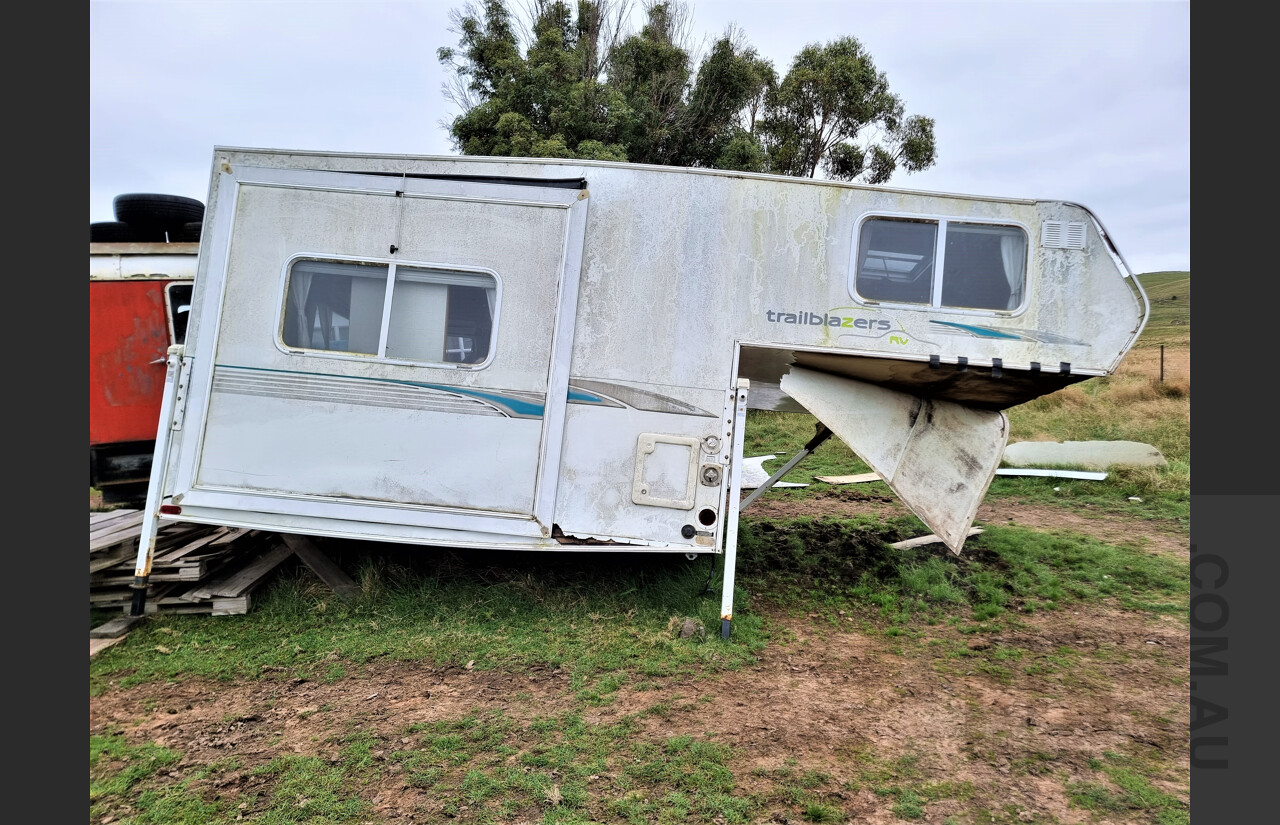 Trailblazer RV Slide On Camper Body - Damaged