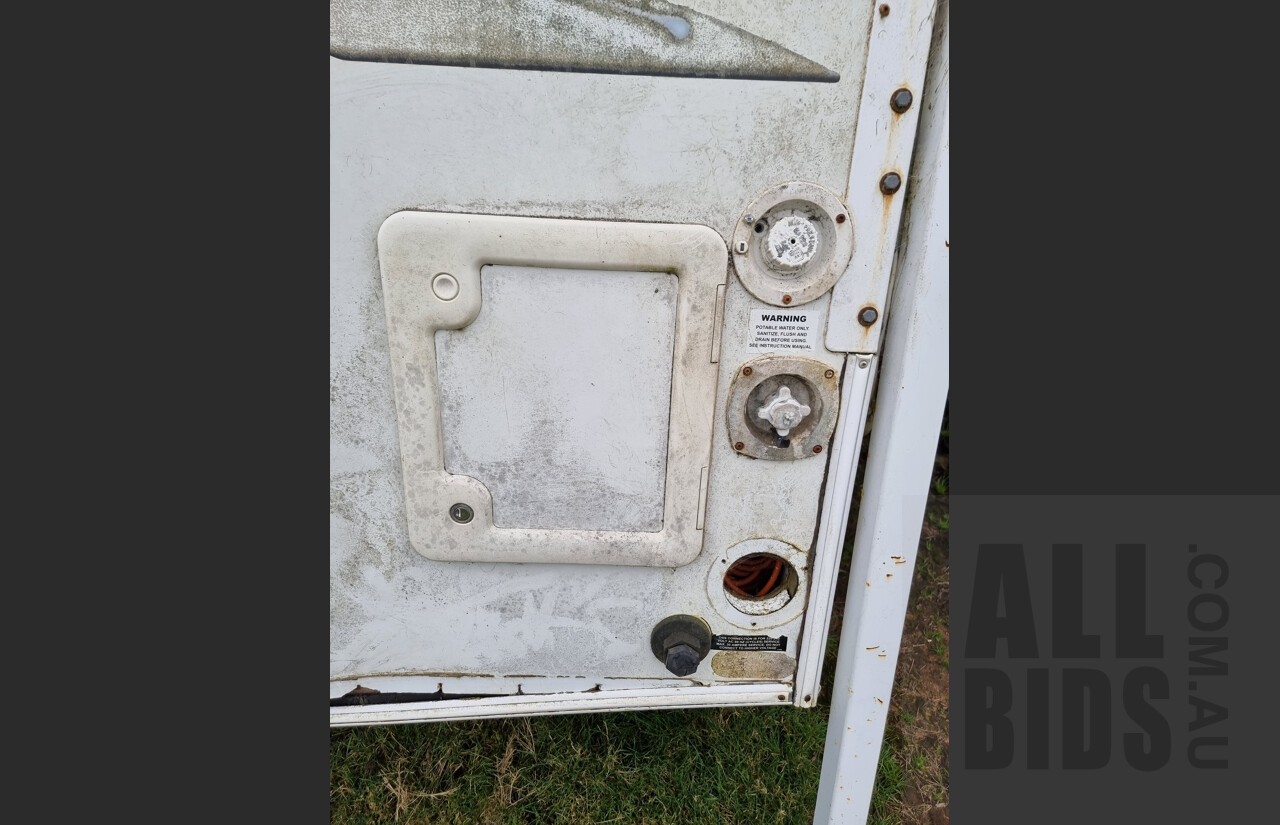 Trailblazer RV Slide On Camper Body - Damaged