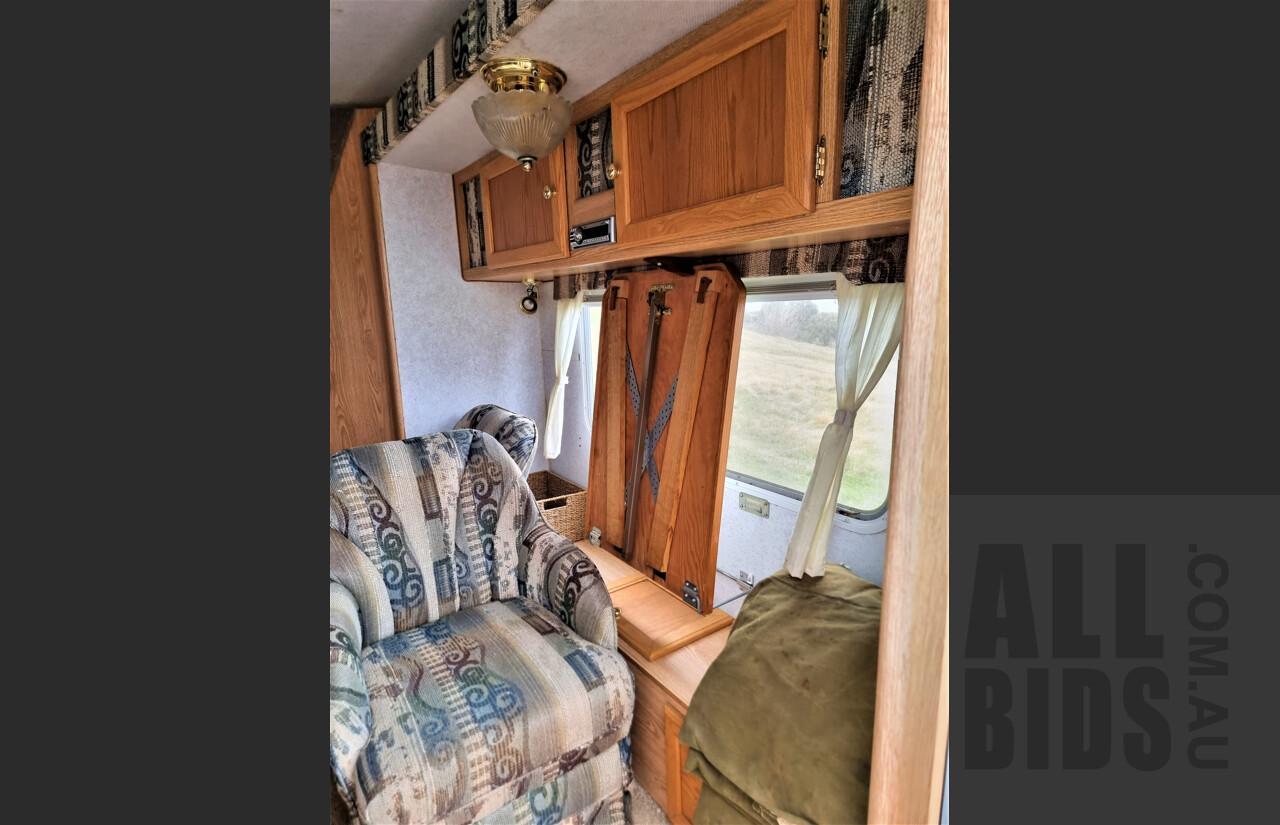 Trailblazer RV Slide On Camper Body - Damaged