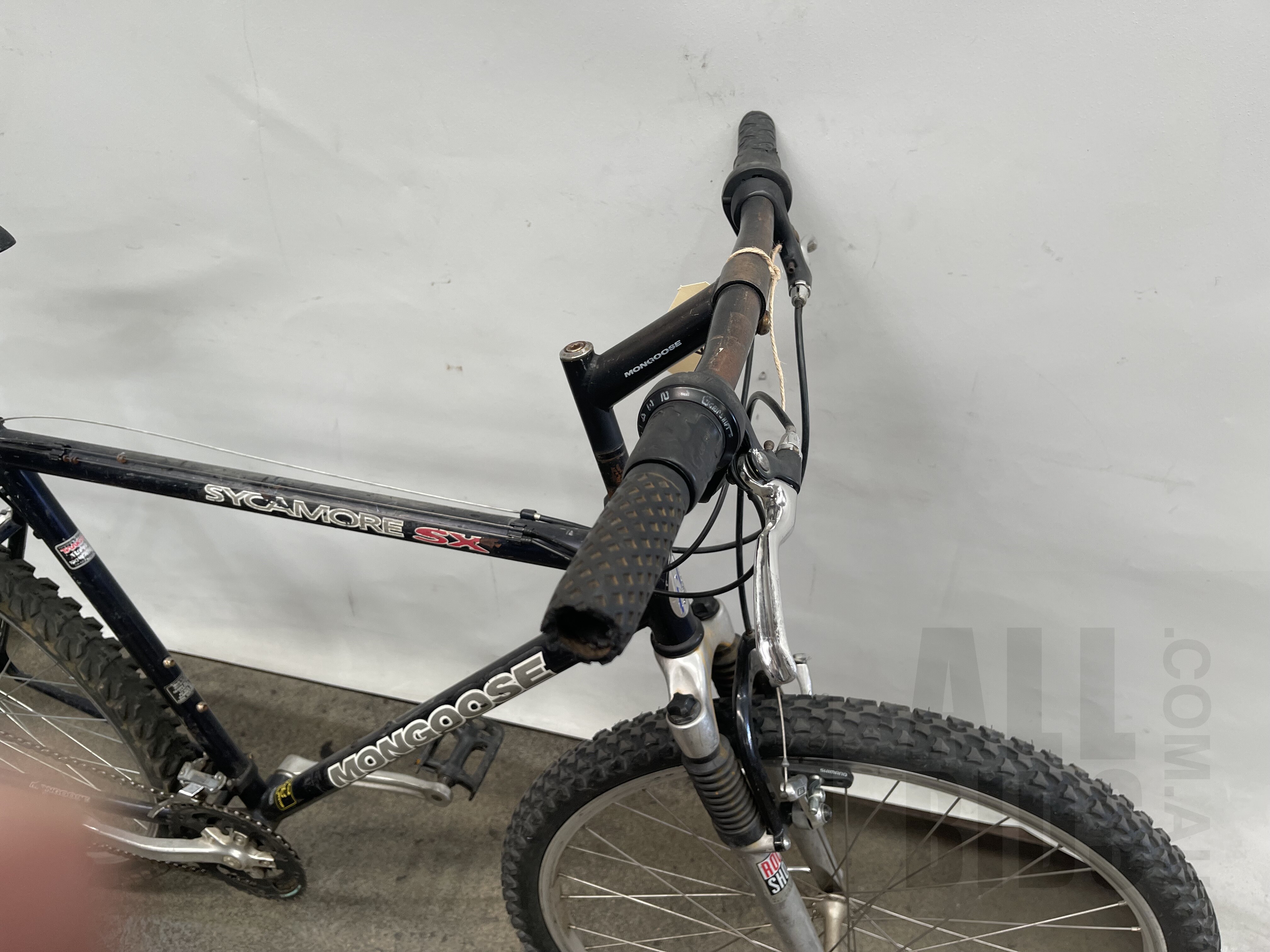 Mongoose sycamore 2024 mountain bike