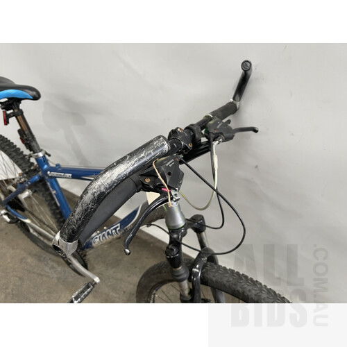 Giant Sedona CX 24 Speed Mountain Bike