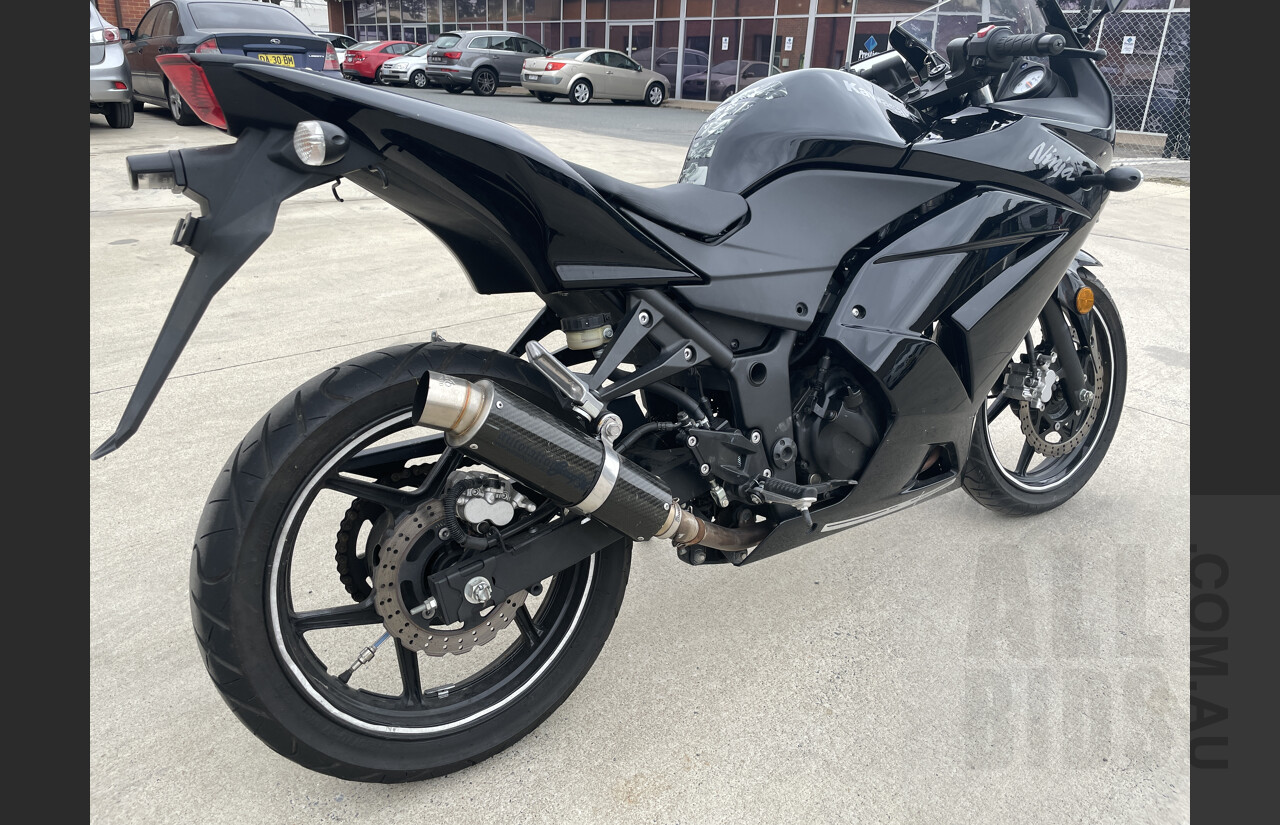 09/2010 Kawasaki Ninja EX250J 249cc Motor Cycle