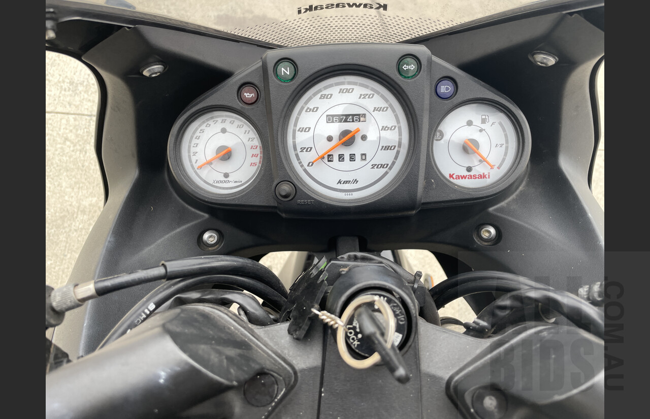 09/2010 Kawasaki Ninja EX250J 249cc Motor Cycle