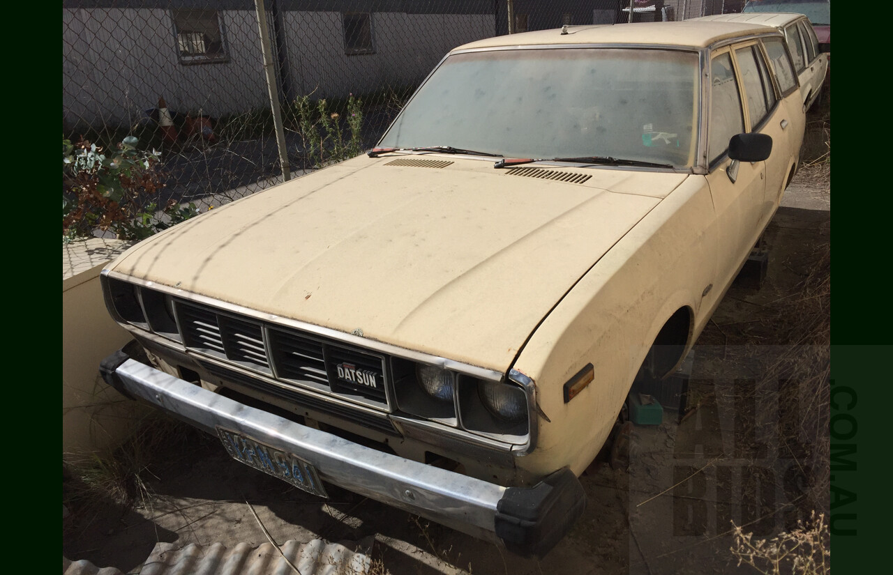 /1980 Datsun 200b 4d Wagon Cream 2.0L