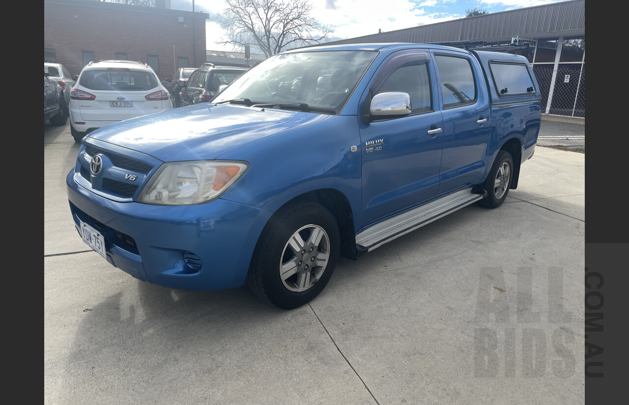 9/2005 Toyota Hilux SR5 GGN15R Dual Cab P/up Blue 4.0L