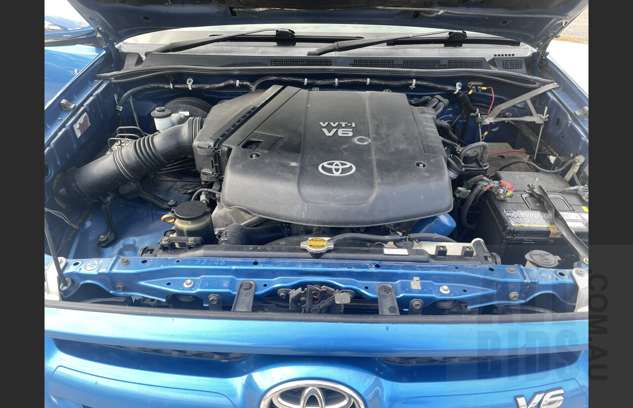 9/2005 Toyota Hilux SR5 GGN15R Dual Cab P/up Blue 4.0L