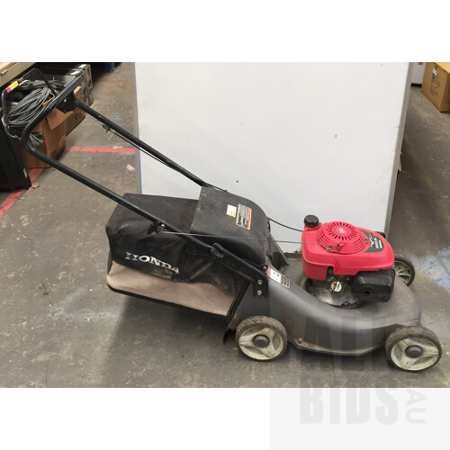 Honda HRU19 Buffalo Buck Lawnmower