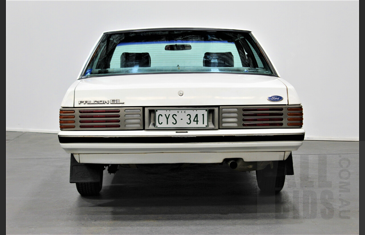 11/1986 Ford Falcon XF GL 4d Sedan White 4.1L