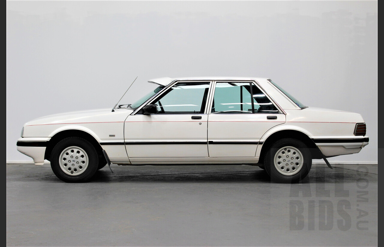 11/1986 Ford Falcon XF GL 4d Sedan White 4.1L