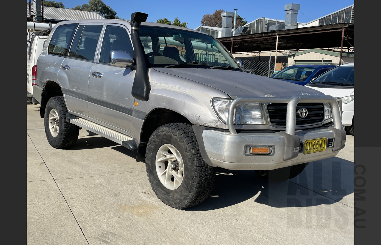8/1998 Toyota Landcruiser GXL (4x4) 100 Series 4d Wagon Silver 4.5L