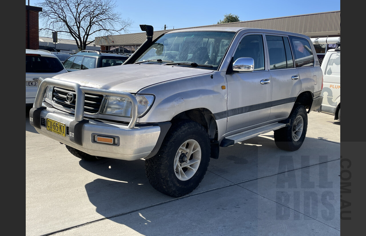 8/1998 Toyota Landcruiser GXL (4x4) 100 Series 4d Wagon Silver 4.5L