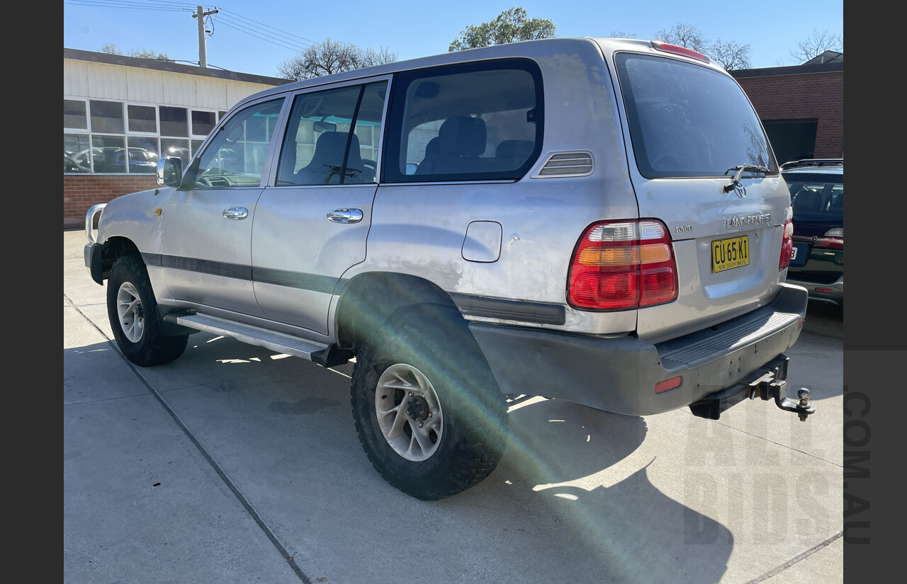 8/1998 Toyota Landcruiser GXL (4x4) 100 Series 4d Wagon Silver 4.5L