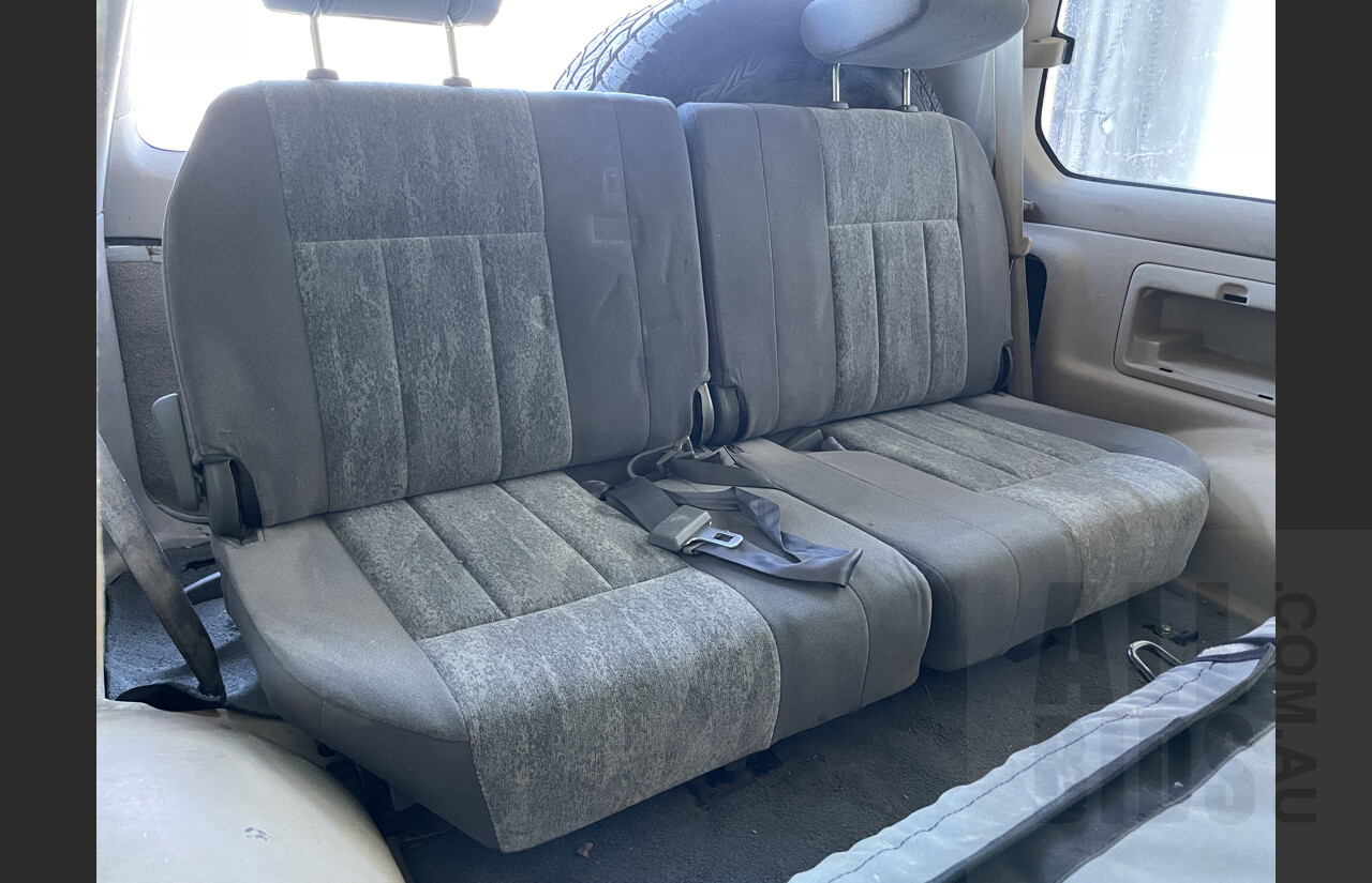 8/1998 Toyota Landcruiser GXL (4x4) 100 Series 4d Wagon Silver 4.5L