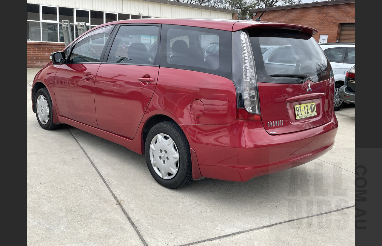 9/2007 Mitsubishi Grandis LS BA MY07 4d Wagon Red 2.4L