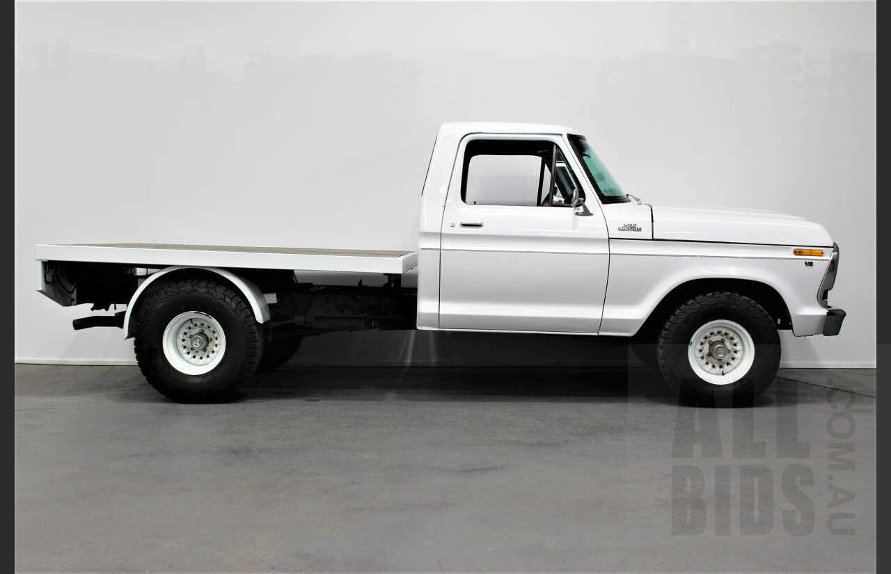 1/1978 Ford F100 Custom Tray-Back Utility White 5.0L 302 V8