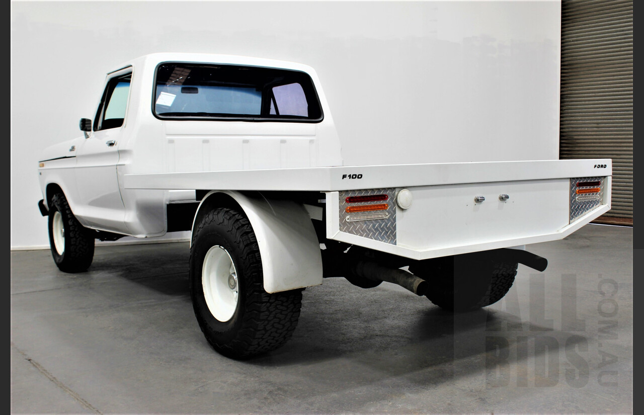 1/1978 Ford F100 Custom Tray-Back Utility White 5.0L 302 V8