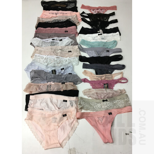 Assorted Women's Underwear Size - Lot 1359734