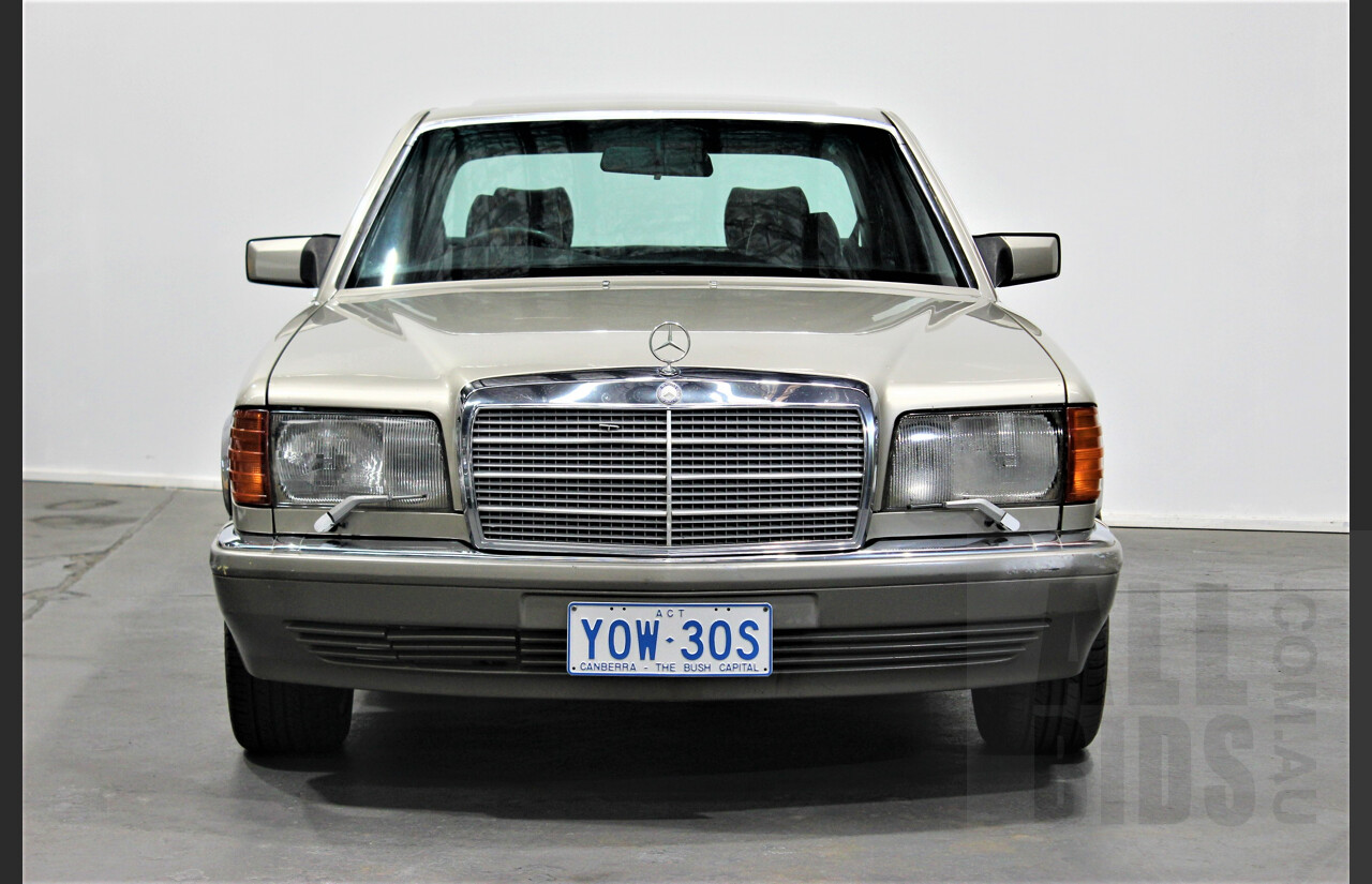 1/1986 Mercedes Benz 300SE W126 4d Sedan Beige 3.0L