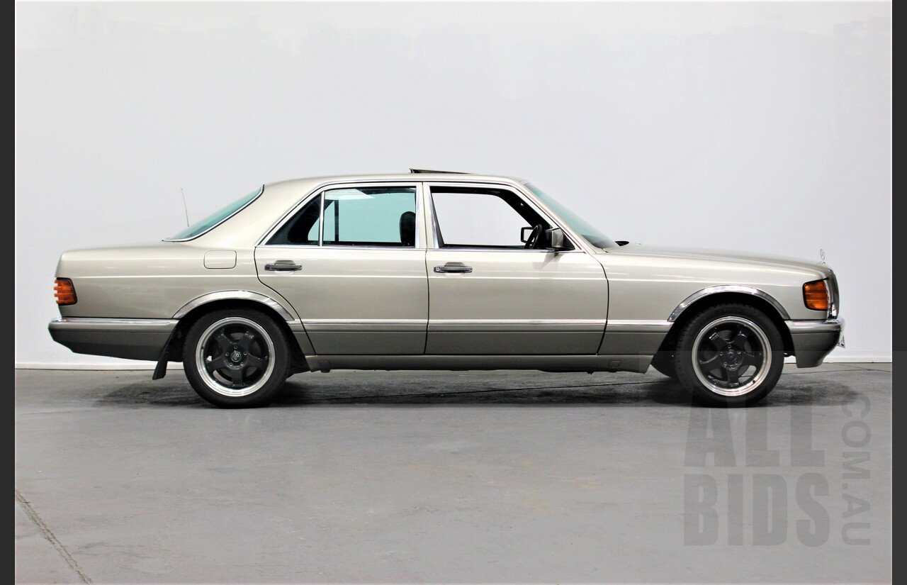 1/1986 Mercedes Benz 300SE W126 4d Sedan Beige 3.0L