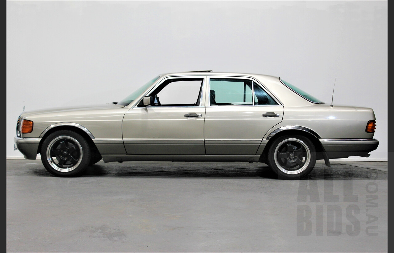 1/1986 Mercedes Benz 300SE W126 4d Sedan Beige 3.0L