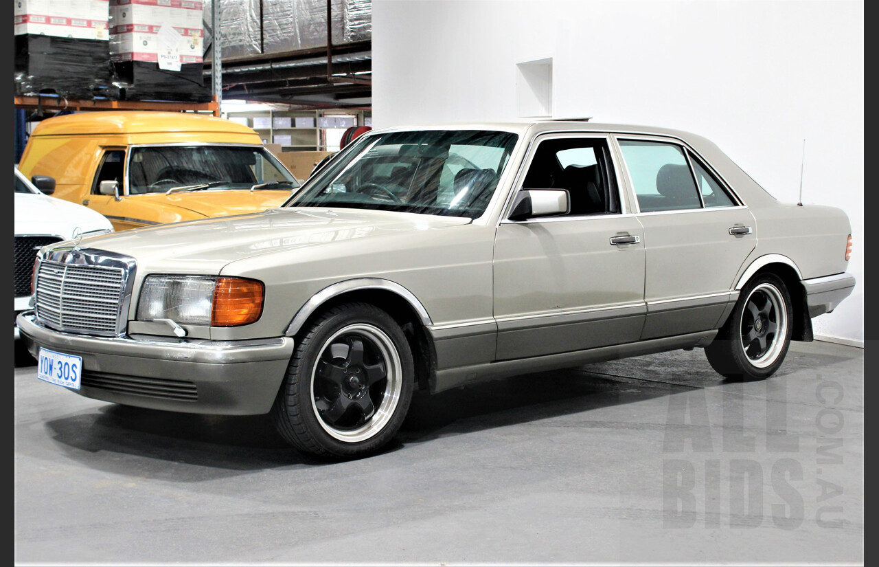 1/1986 Mercedes Benz 300SE W126 4d Sedan Beige 3.0L