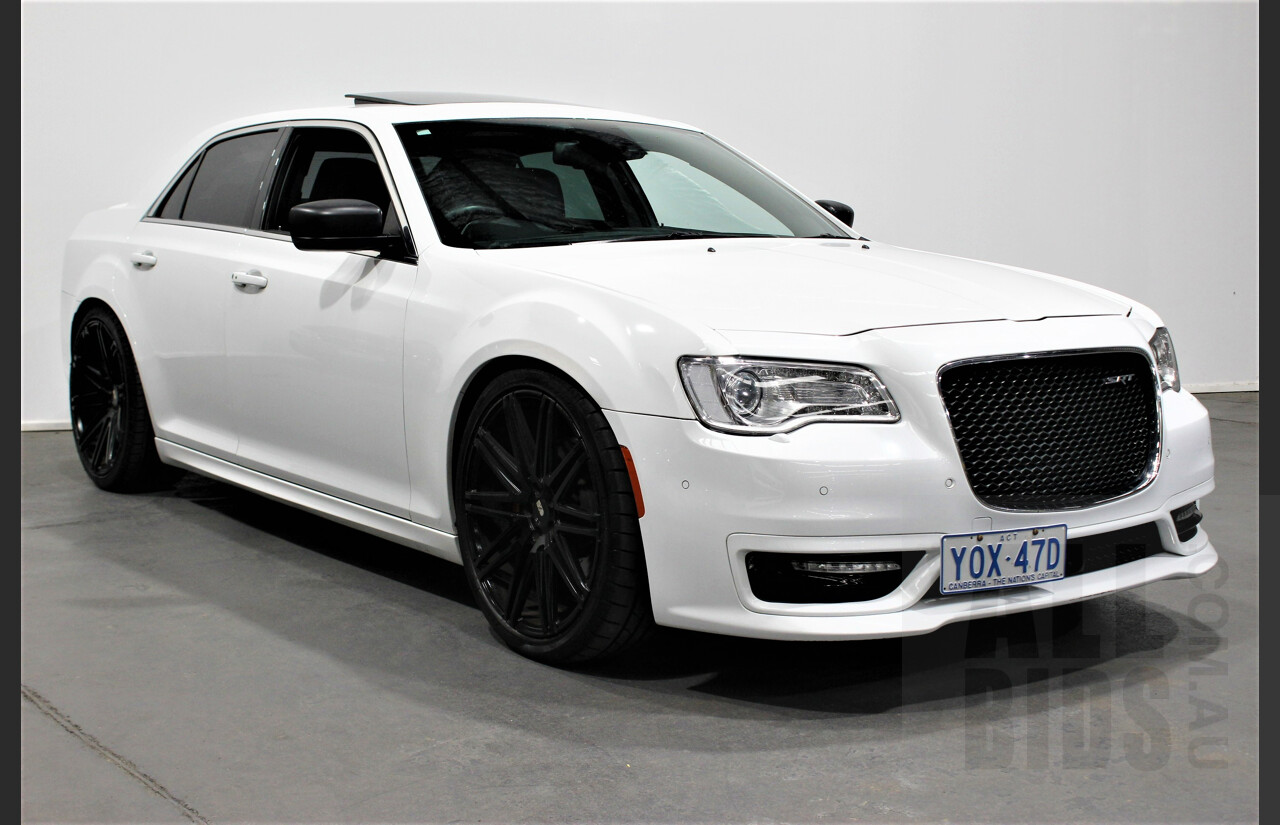 10/2015 Chrysler 300 SRT8 MY15 4d Sedan White 6.4L V8